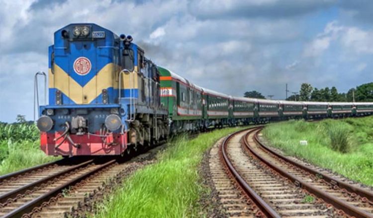 ঈদে ট্রেনের ভাড়া বাড়ানো নিয়ে যা জানা গেল